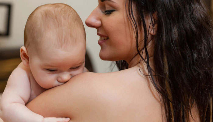 5 benefits of skin-to-skin contact of baby with mother