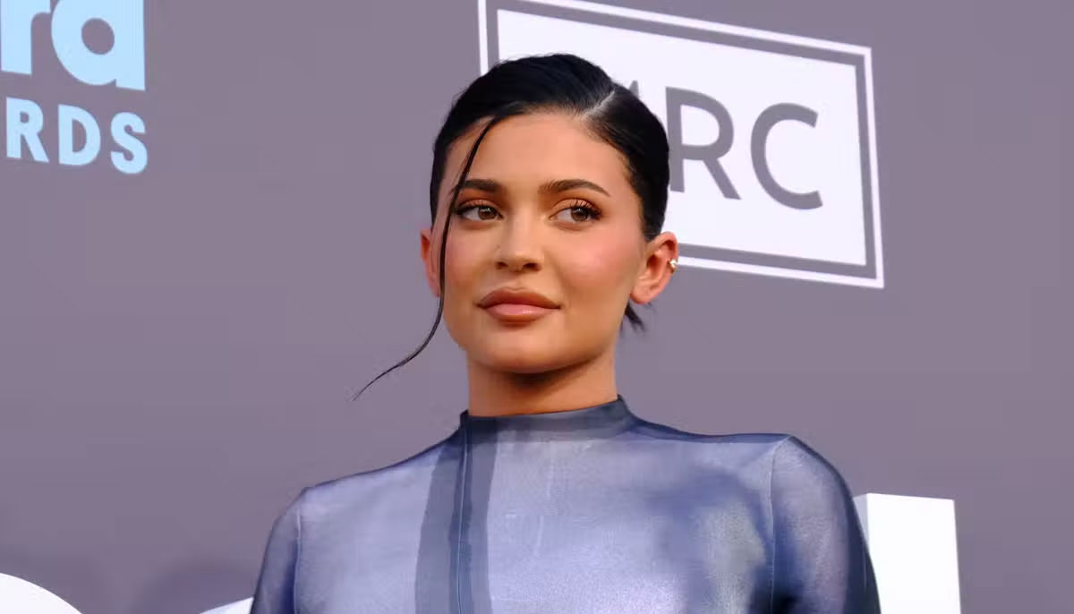 Kylie Jenners lion head look sparks backlash