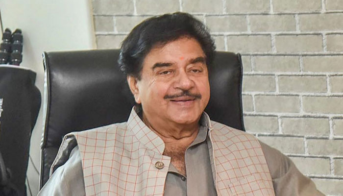 Shatrughan Sinha says he was embarrassed about his appearance