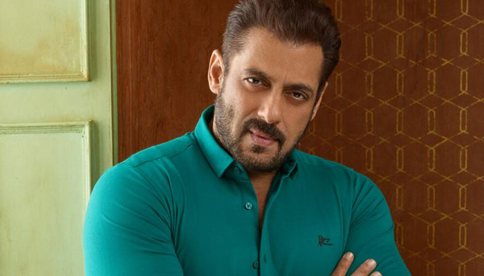 Salman Khan is not scared of death threats from gangsters, source claims