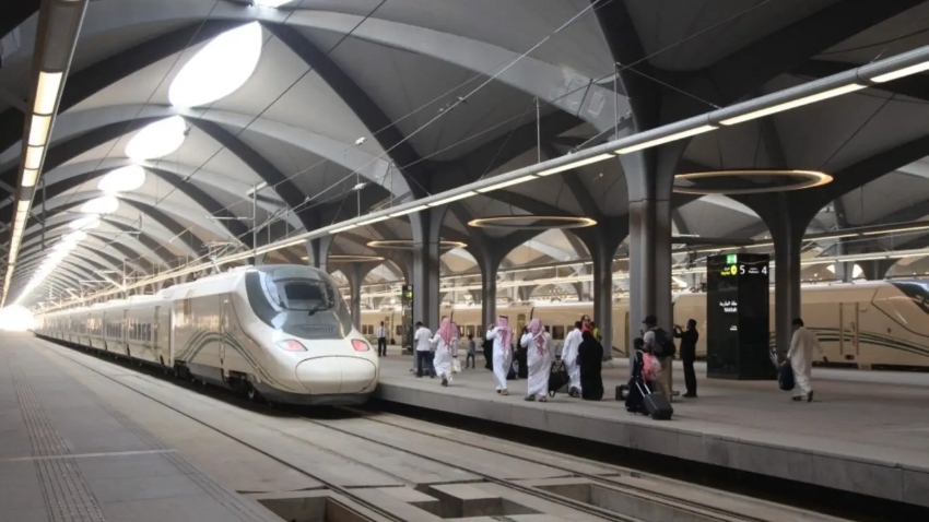 Haramain High Speed Railway travel across Saudi desert