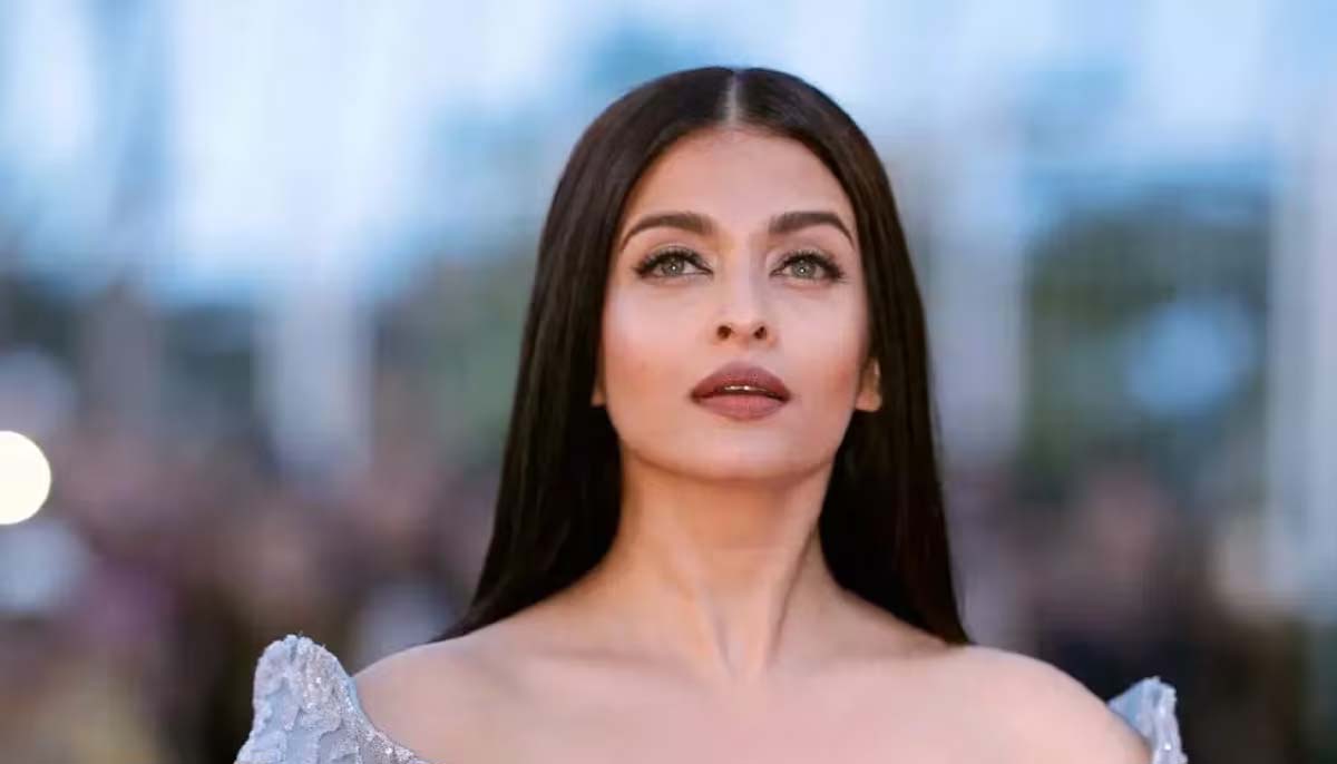 Aishwarya Rai Bachchans Dolce & Gabbana statement bag costs a bomb