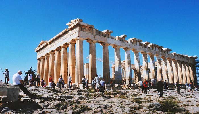 7 iconic destinations to visit in Greece